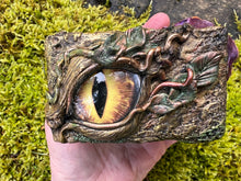 Load image into Gallery viewer, Handsculpted Dragon Dice Box – Fantasy RPG Dice Holder with Dragon Eye Design – DnD Storage for Tabletop Games