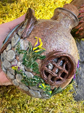 Load image into Gallery viewer, Jugs O'Shire