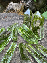 Load image into Gallery viewer, Little Gillyweed Crystals