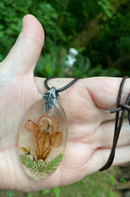 Load image into Gallery viewer, Flower Power Pendant
