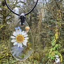 Load image into Gallery viewer, Flower Power Pendant