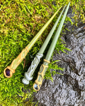 Load image into Gallery viewer, Leafy Green Hair Sticks