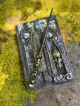 Load image into Gallery viewer, Black and Gold Magic Wands