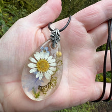 Load image into Gallery viewer, Flower Power Pendant