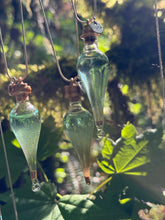 Load image into Gallery viewer, Felix Felicis Ampoule Pendant
