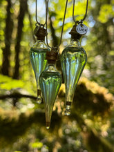 Load image into Gallery viewer, Felix Felicis Ampoule Pendant
