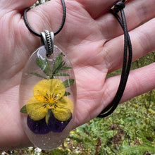 Load image into Gallery viewer, Flower Power Pendant
